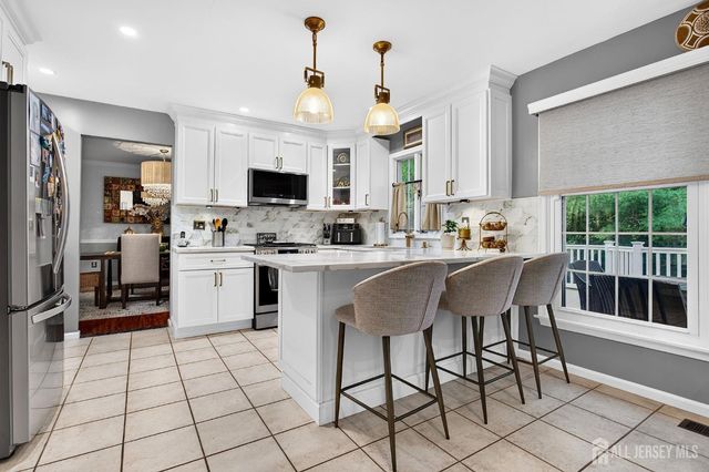 2 Monroe Court, Plainsboro, NJ 08536