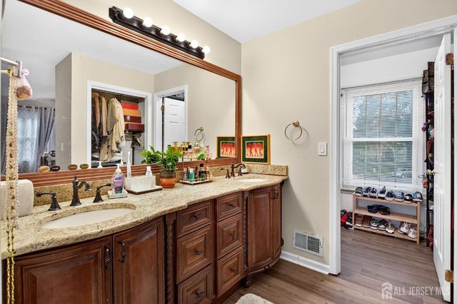 2 Monroe Court, Plainsboro, NJ 08536