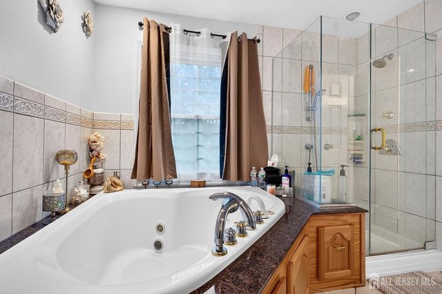 2 Monroe Court, Plainsboro, NJ 08536