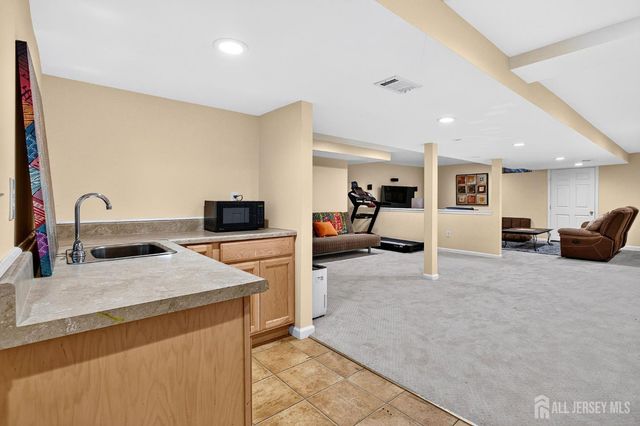 2 Monroe Court, Plainsboro, NJ 08536