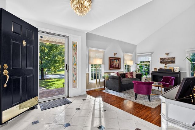 2 Monroe Court, Plainsboro, NJ 08536
