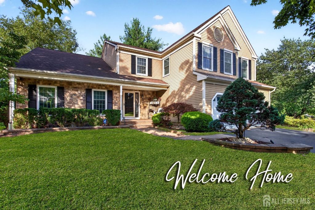 2 Monroe Court, Plainsboro, NJ 08536