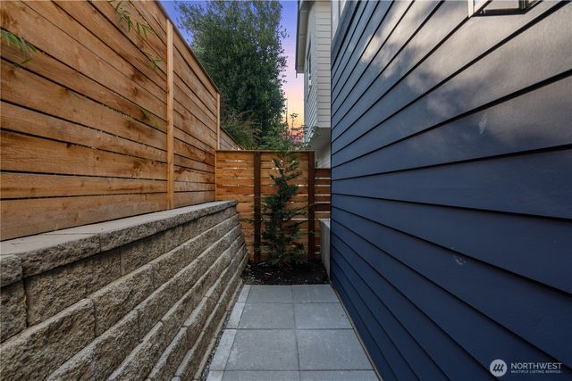 9228 B 22nd Avenue SW, Seattle, WA 98106