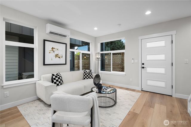 9228 B 22nd Avenue SW, Seattle, WA 98106