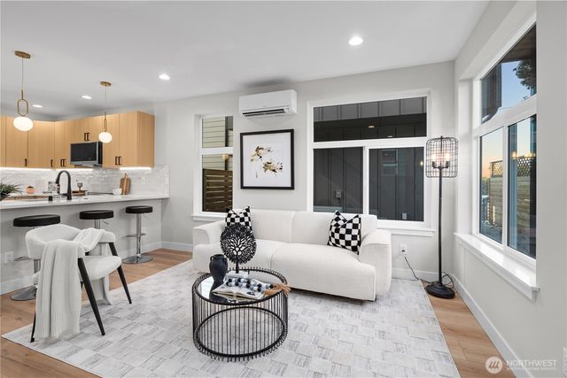 9228 B 22nd Avenue SW, Seattle, WA 98106