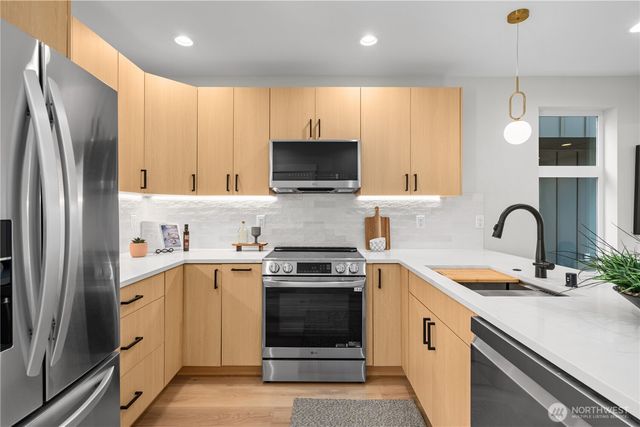 9228 B 22nd Avenue SW, Seattle, WA 98106