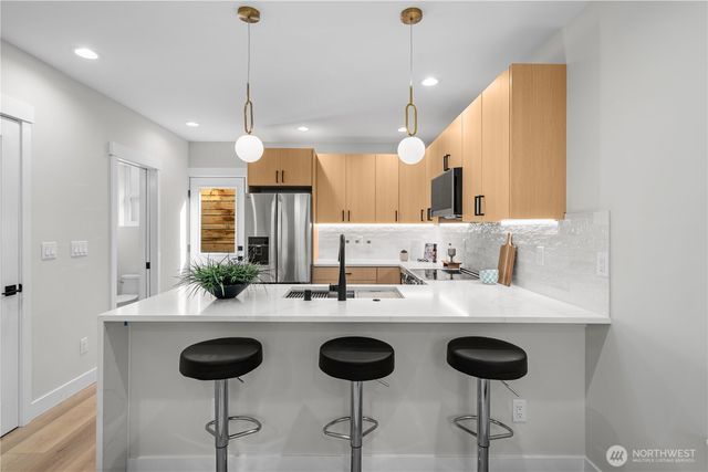 9228 B 22nd Avenue SW, Seattle, WA 98106