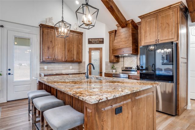 250 Alondrita Street, Celeste, TX 75423
