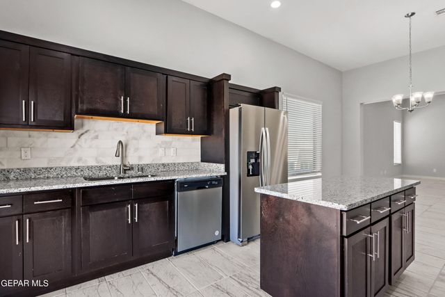 12801 Middlesbrough Avenue, El Paso, TX 79928