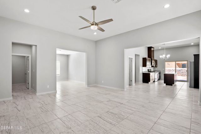 12801 Middlesbrough Avenue, El Paso, TX 79928