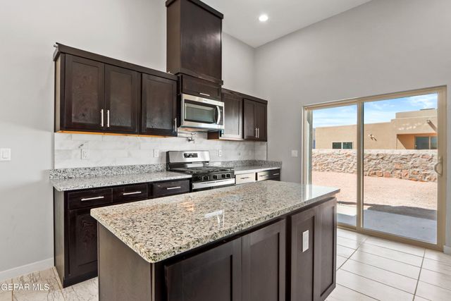 12801 Middlesbrough Avenue, El Paso, TX 79928