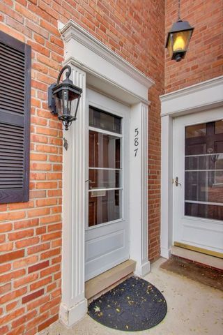 587 Shorely Drive, Barrington, IL 60010