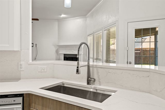 7033 Ridge Crest Drive, North Richland Hills, TX 76182