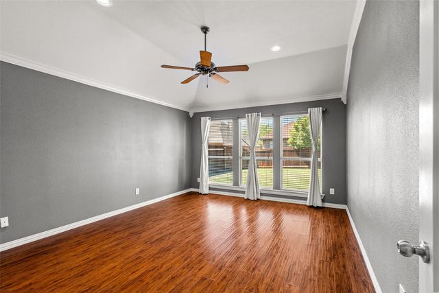 7033 Ridge Crest Drive, North Richland Hills, TX 76182