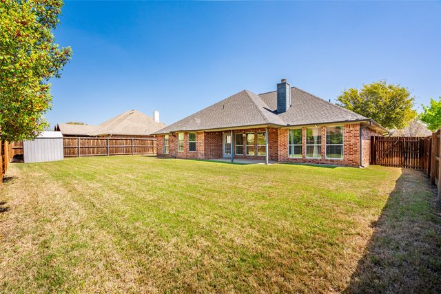7033 Ridge Crest Drive, North Richland Hills, TX 76182