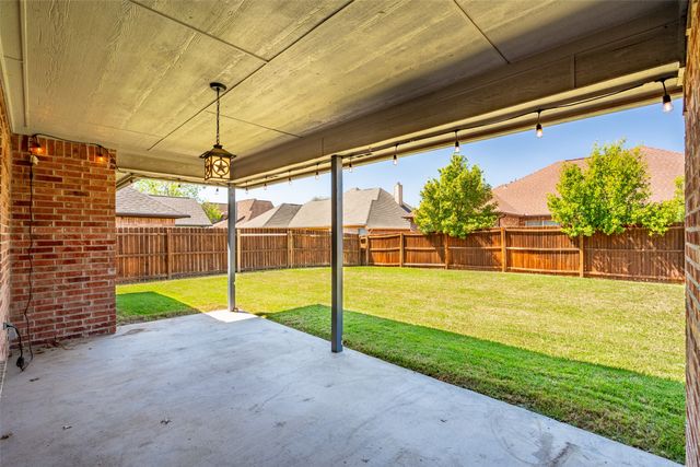 7033 Ridge Crest Drive, North Richland Hills, TX 76182