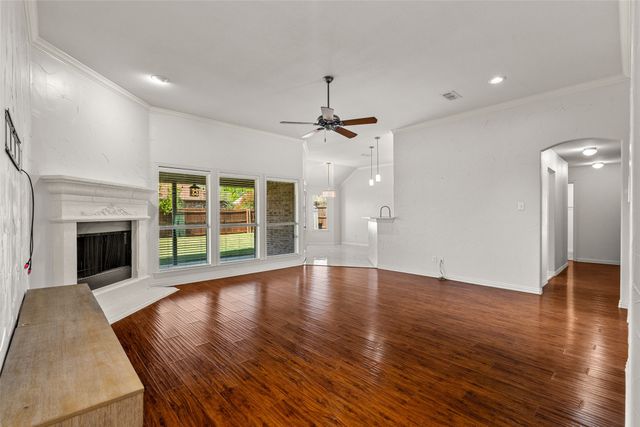 7033 Ridge Crest Drive, North Richland Hills, TX 76182