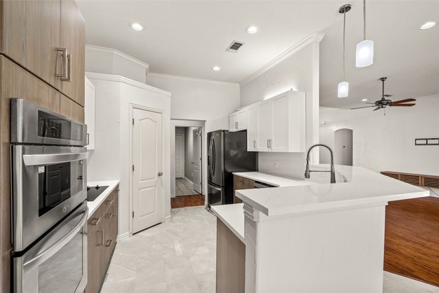 7033 Ridge Crest Drive, North Richland Hills, TX 76182