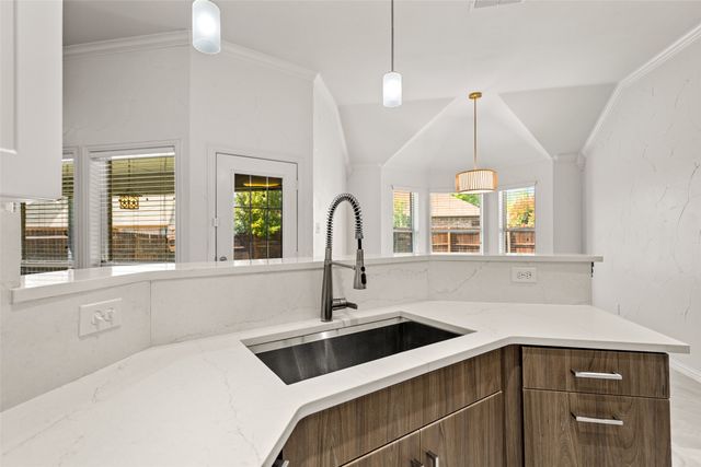 7033 Ridge Crest Drive, North Richland Hills, TX 76182