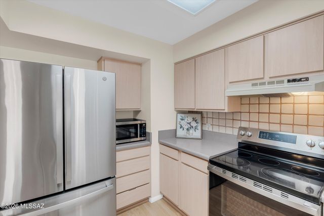 111 E La Espina, Green Valley, AZ 85614