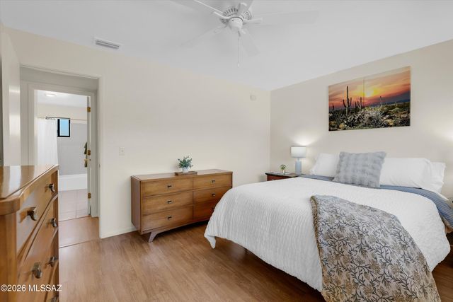 111 E La Espina, Green Valley, AZ 85614