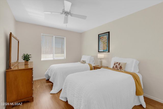 111 E La Espina, Green Valley, AZ 85614