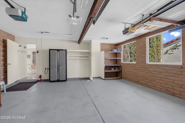 111 E La Espina, Green Valley, AZ 85614