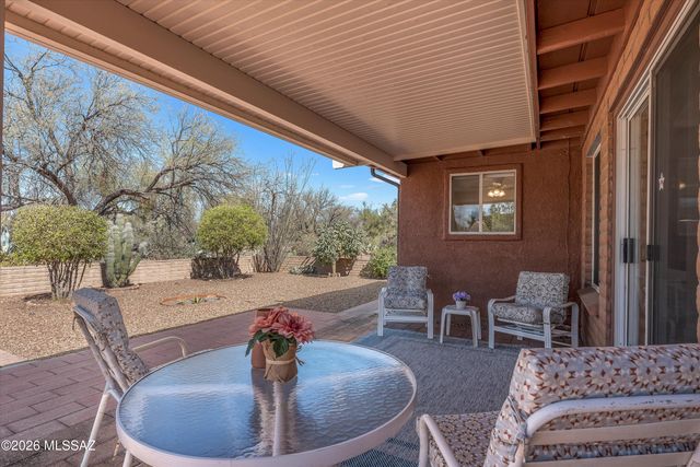 111 E La Espina, Green Valley, AZ 85614