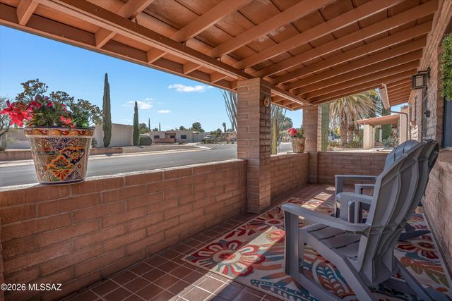 111 E La Espina, Green Valley, AZ 85614