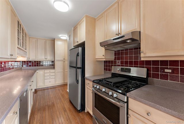 615 Palmer Road 806, Yonkers, NY 10701