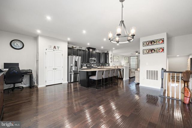 206 LANDING DR, Fredericksburg, VA 22405