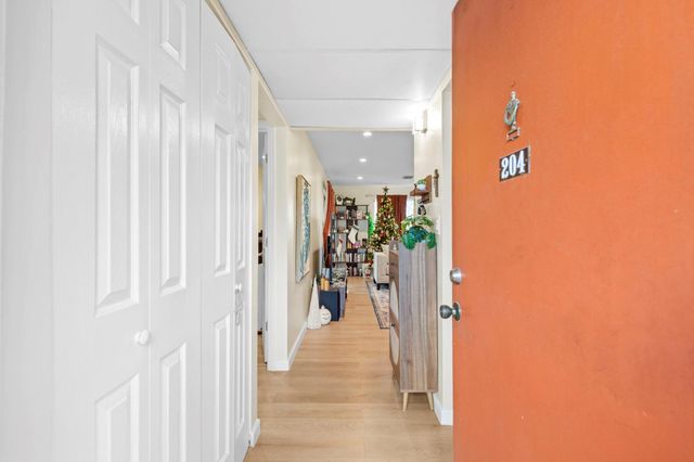 830 SW 9th Street Circle 204, Boca Raton, FL 33486