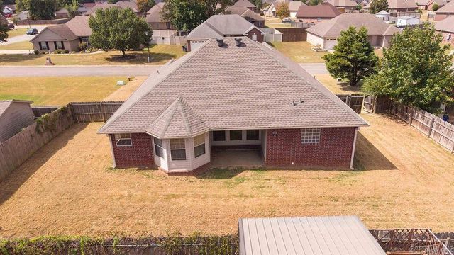 2222 Clara Dr, Searcy, AR 72143