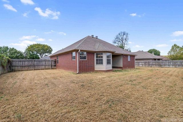 2222 Clara Dr, Searcy, AR 72143