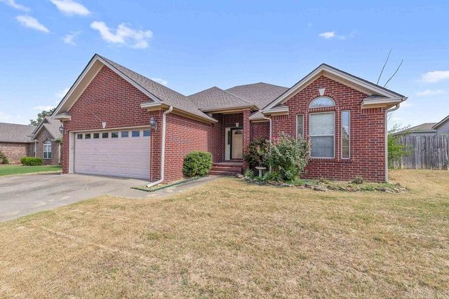 2222 Clara Dr, Searcy, AR 72143