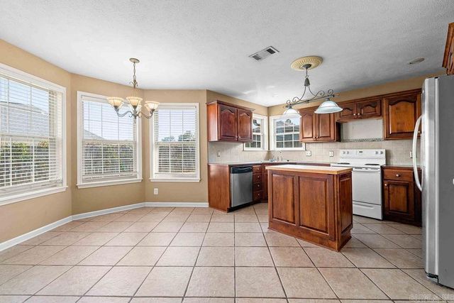 2222 Clara Dr, Searcy, AR 72143