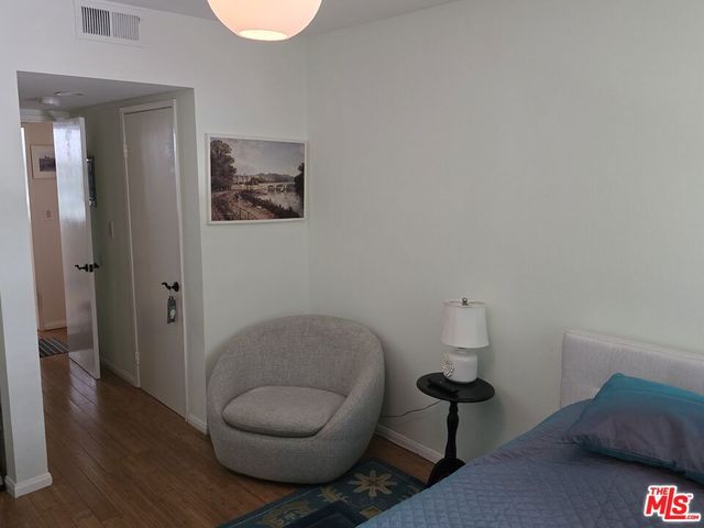 14315 Riverside Drive 105, Sherman Oaks, CA 91423