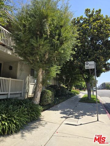 14315 Riverside Drive 105, Sherman Oaks, CA 91423