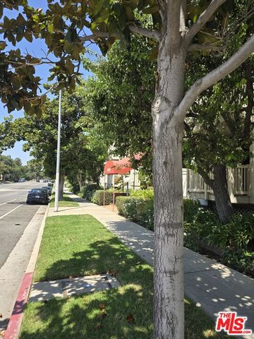 14315 Riverside Drive 105, Sherman Oaks, CA 91423