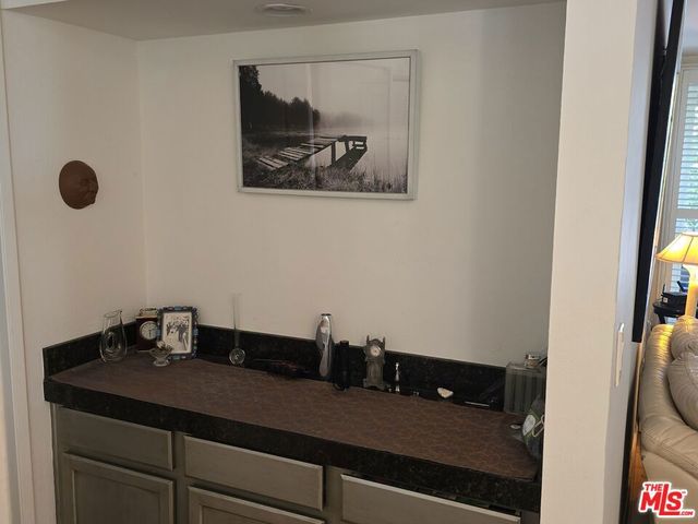 14315 Riverside Drive 105, Sherman Oaks, CA 91423