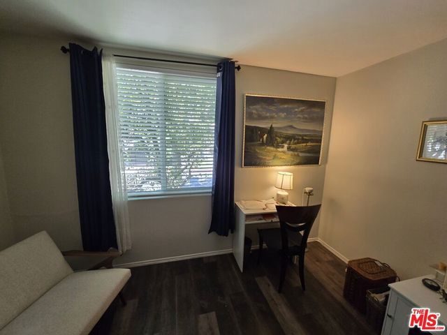 14315 Riverside Drive 105, Sherman Oaks, CA 91423