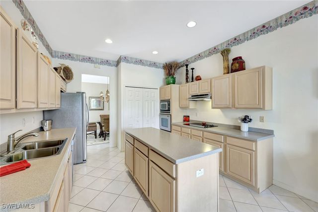 1745 Marsh RUN, Naples, FL 34109