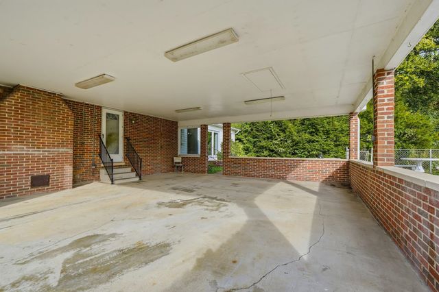18 Cavill Creek Road, Barboursville, WV 25504