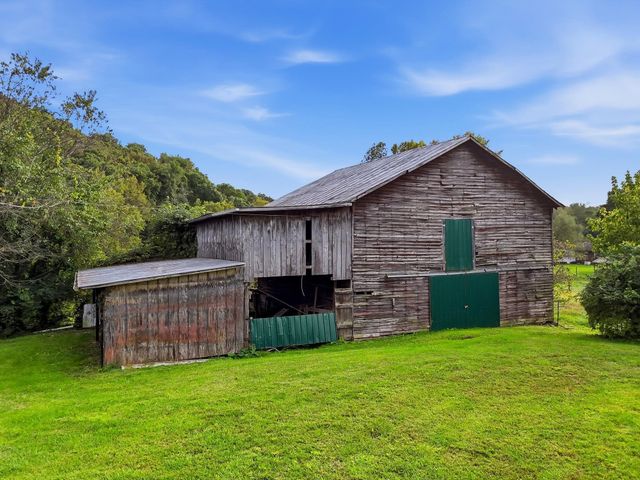 18 Cavill Creek Road, Barboursville, WV 25504