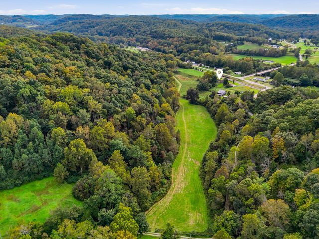 18 Cavill Creek Road, Barboursville, WV 25504