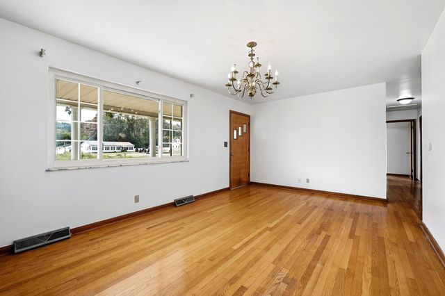 18 Cavill Creek Road, Barboursville, WV 25504