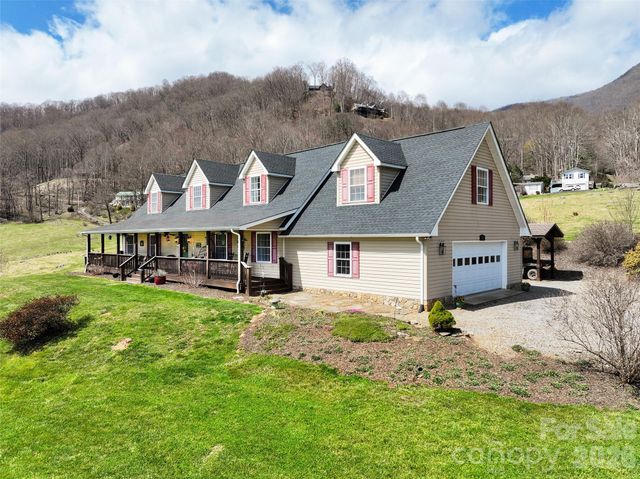 371 Ned Cove Road, Waynesville, NC 28785
