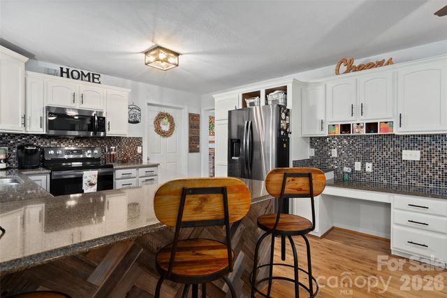 371 Ned Cove Road, Waynesville, NC 28785