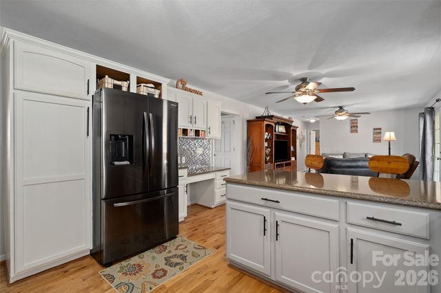 371 Ned Cove Road, Waynesville, NC 28785
