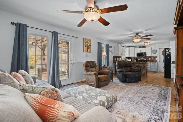 371 Ned Cove Road, Waynesville, NC 28785